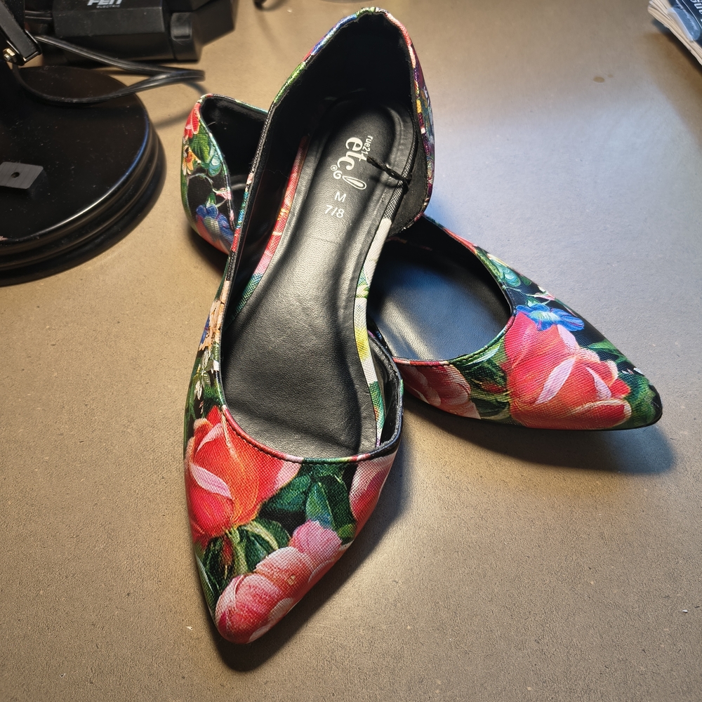 Rue21 Floral Women's Flats